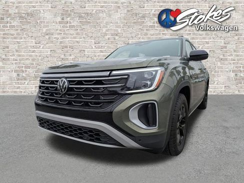 Certified 2025 Volkswagen Atlas Peak Edition SE image 8