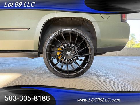 Used 2017 Cadillac Escalade Platinum image 26