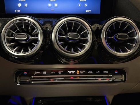 Used 2025 Mercedes-Benz GLA 250 4MATIC image 20