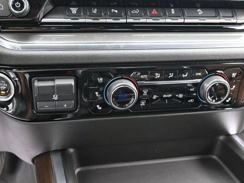 Used 2024 Chevrolet Silverado 3500 High Country w/ Z71 Off-Road Package AWD/4WD image 12