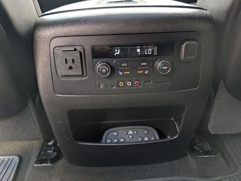 Used 2016 GMC Yukon Denali w/ Open Road Package AWD/4WD image 18