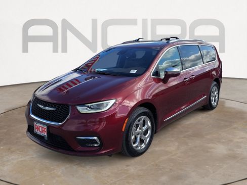 Used 2021 Chrysler Pacifica Limited w/ Uconnect Theater Family Group AWD/4WD image 6