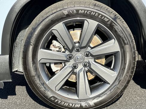 Used 2023 Honda Pilot Sport image 12