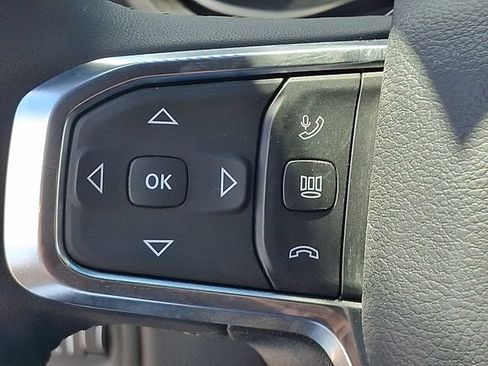 Used 2025 RAM 2500 Laramie AWD/4WD image 21