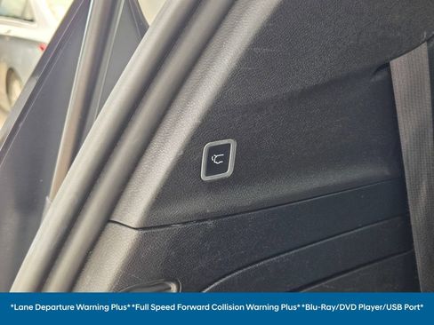 Used 2019 Chrysler Pacifica Limited w/ Advanced Safetytec Group FWD image 24