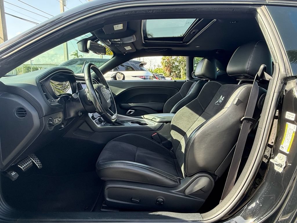 Used 2022 Dodge Challenger R/T Scat Pack RWD image 9