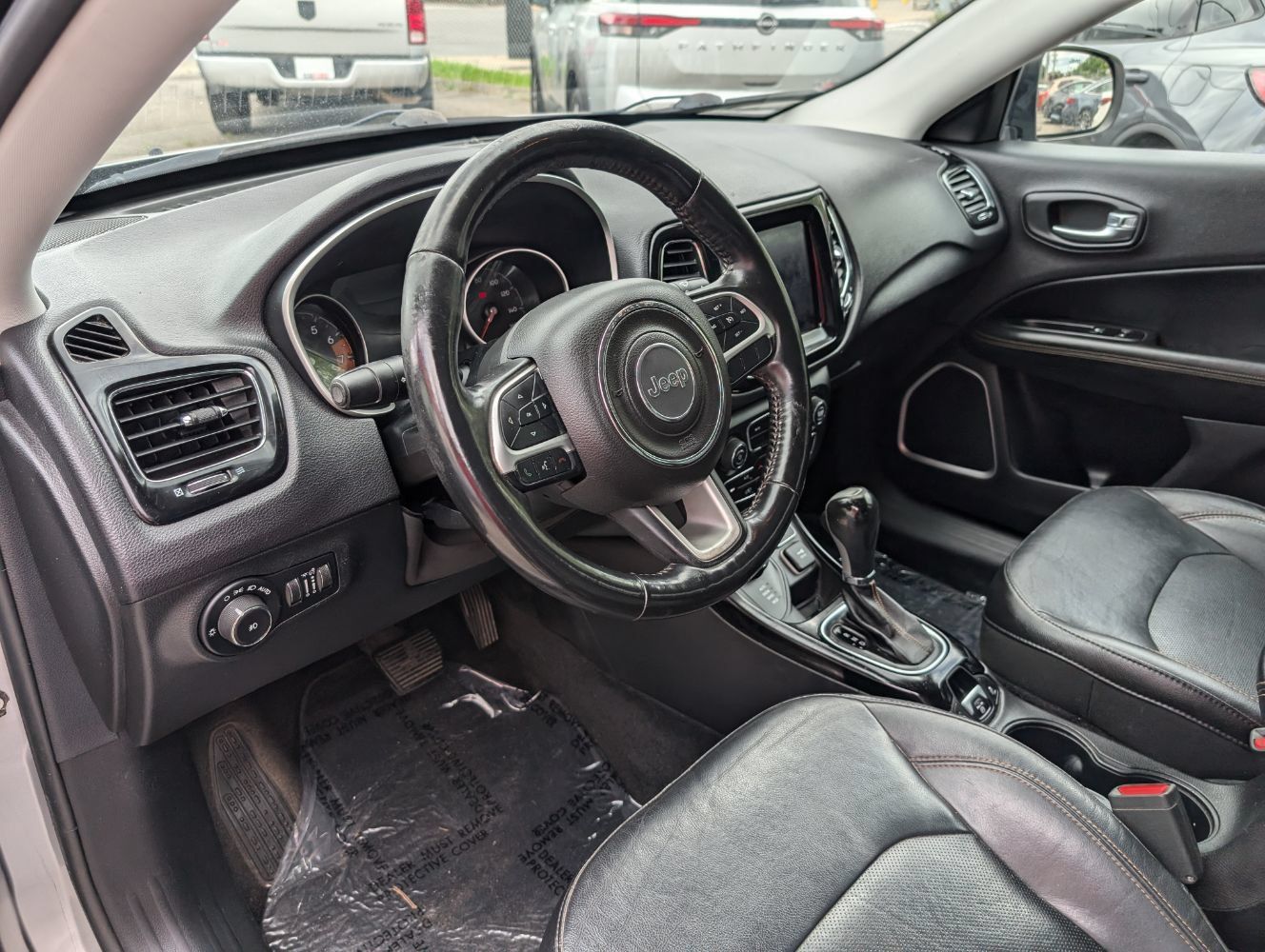 Used 2018 Jeep Compass Limited w/ Navigation Group AWD/4WD image 12