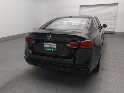 Used 2025 Nissan Altima 2.5 SV FWD image 7