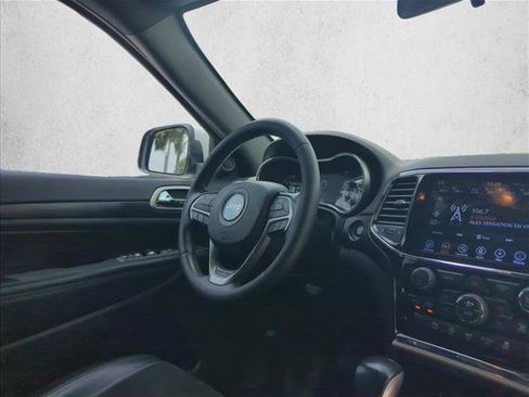 Used 2021 Jeep Grand Cherokee Laredo X AWD/4WD image 29
