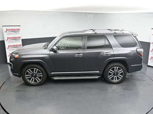 Used 2020 Toyota 4Runner Limited AWD/4WD image 13
