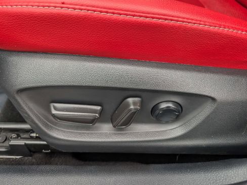 Used 2020 Toyota Camry XSE image 18