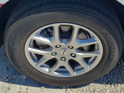 Used 2024 Chrysler Pacifica Touring-L image 10