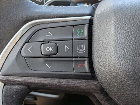 Used 2023 Jeep Grand Cherokee Limited w/ Luxury Tech Group II AWD/4WD image 26