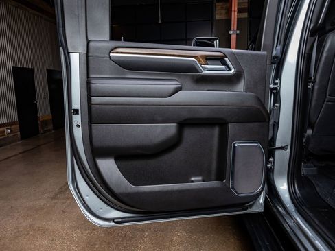 Used 2025 Chevrolet Silverado 2500 High Country w/ Technology Package image 38