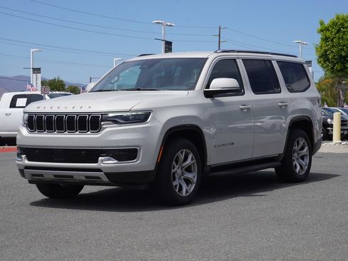 Used 2022 Jeep Wagoneer Series II RWD image 8