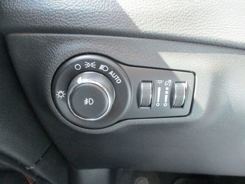 Used 2019 Jeep Compass Trailhawk image 15