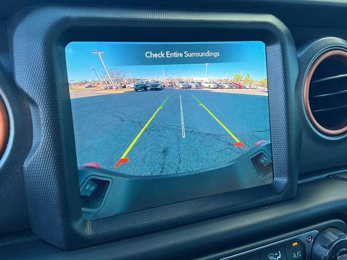 Used 2023 Jeep Gladiator Mojave w/ Cold Weather Group image 26