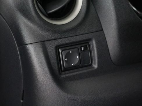 Used 2013 Nissan Versa SV w/ Convenience Pkg FWD image 35