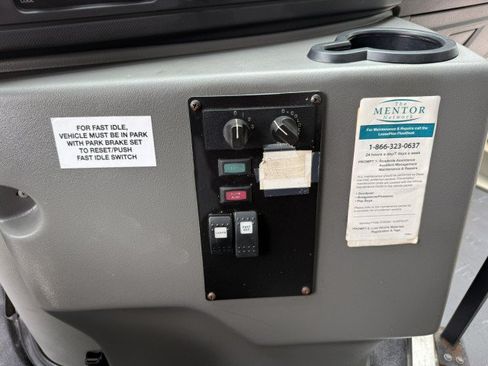 Used 2015 Ford E-350 and Econoline 350 Super Duty RWD image 18