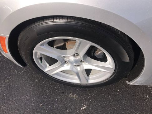 Used 2018 Chevrolet Camaro LT image 10