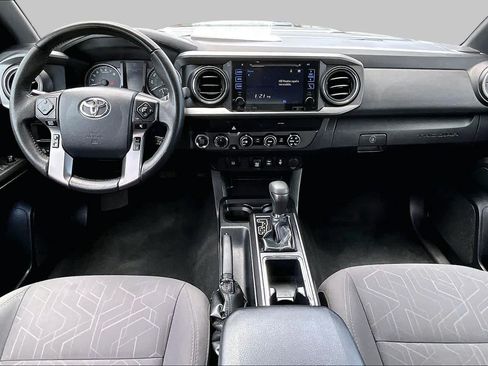 Used 2019 Toyota Tacoma TRD Sport AWD/4WD image 15