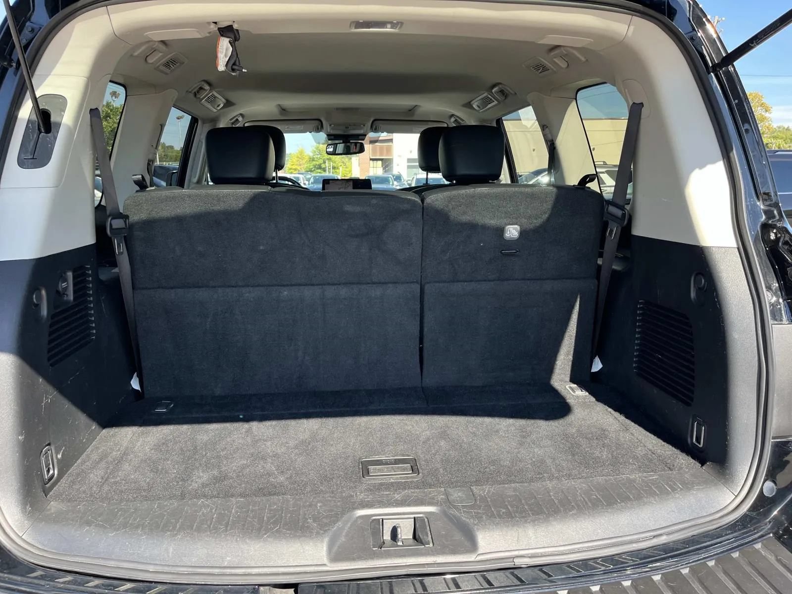 Used 2024 Nissan Armada SL w/ Captain's Chairs Package AWD/4WD image 21