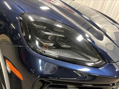 Used 2024 Porsche Cayenne image 15