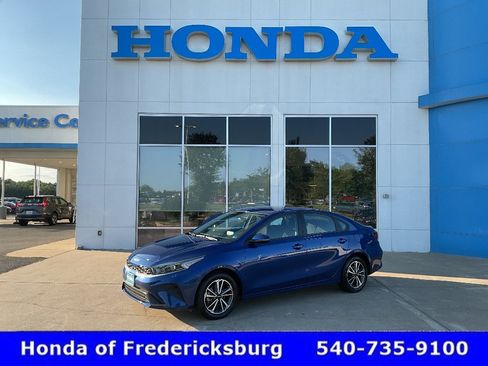 Used 2023 Kia Forte LXS w/ LXS Technology Package FWD image 1