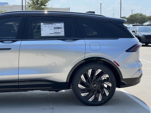 New 2025 Lincoln Nautilus Reserve w/ Jet Appearance Package image 6