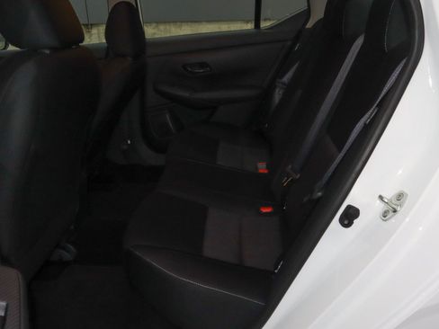 Used 2025 Nissan Sentra SV FWD image 8