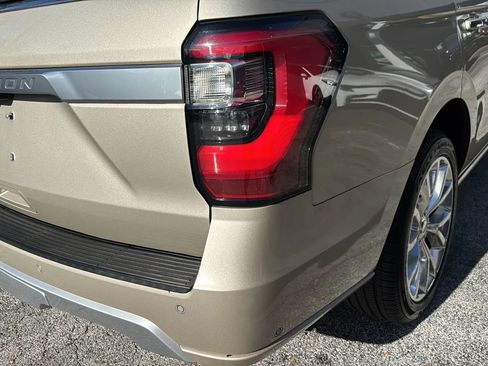 Used 2018 Ford Expedition Platinum AWD/4WD image 47