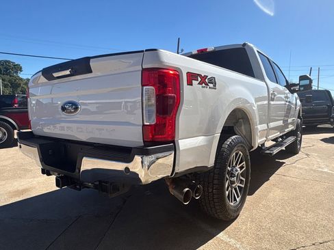 Used 2018 Ford F250 Lariat w/ Lariat Value Package image 3