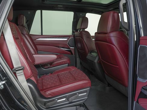 Used 2026 Cadillac Escalade Sport w/ Touring Package image 9