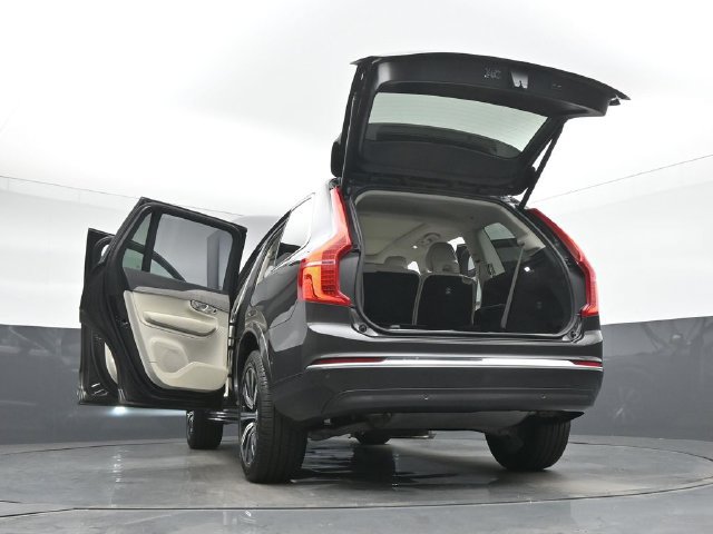 Used 2024 Volvo XC90 B5 Plus w/ Protection Package AWD/4WD image 54