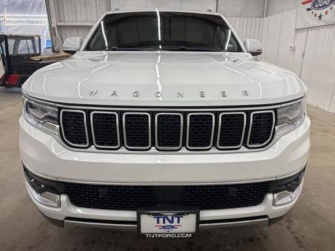 Used 2022 Jeep Wagoneer Series III w/ Premium Group I image 3
