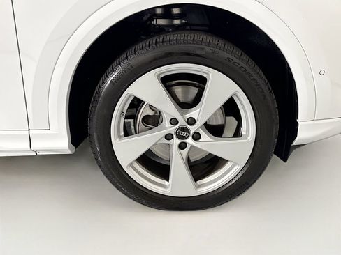 Used 2025 Audi Q5 Premium Plus w/ Premium Plus AWD/4WD image 33