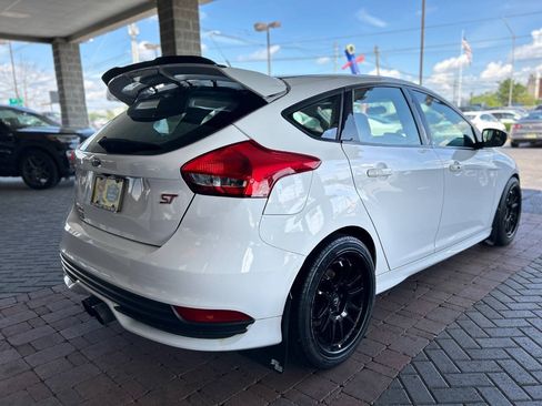 Used 2017 Ford Focus ST FWD image 12