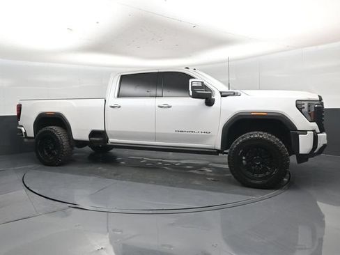 Used 2024 GMC Sierra 2500 Denali Ultimate AWD/4WD image 29