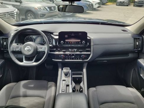 Certified 2025 Nissan Pathfinder SV FWD image 15