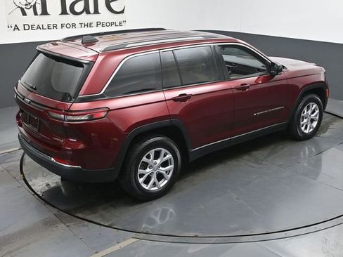 Used 2022 Jeep Grand Cherokee Limited w/ Luxury Tech Group II AWD/4WD image 41
