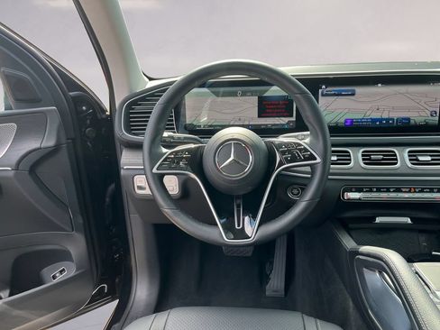 Used 2026 Mercedes-Benz GLS 450 4MATIC image 9