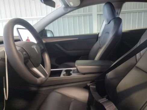 Used 2023 Tesla Model Y Performance AWD/4WD image 4