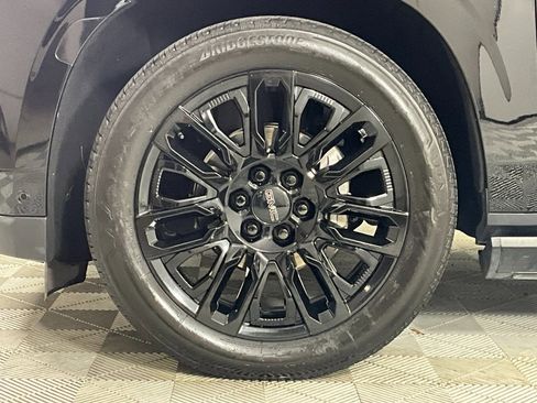 Used 2023 GMC Yukon Denali Ultimate image 30