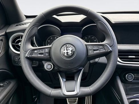 Used 2022 Alfa Romeo Stelvio Ti image 12