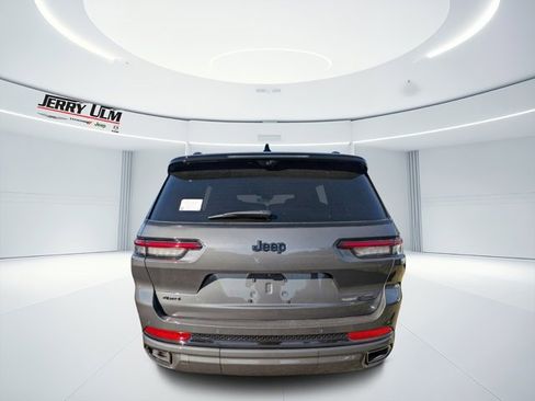 New 2025 Jeep Grand Cherokee L Summit w/ Advanced Protech Group IV image 4