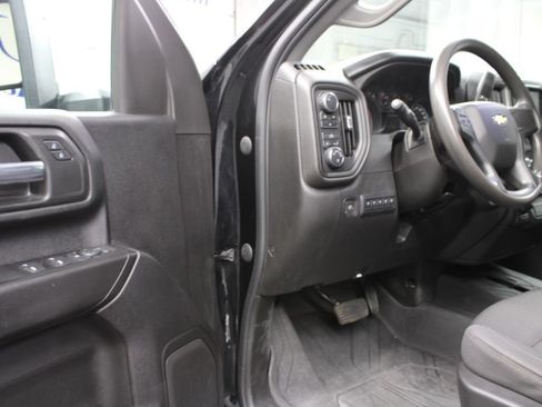 Used 2024 Chevrolet Silverado 2500 Custom AWD/4WD image 47