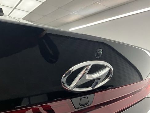 Used 2022 Hyundai Elantra SEL image 21