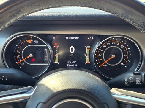 Used 2020 Jeep Wrangler Unlimited Sahara image 19