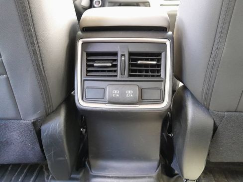 Used 2022 Subaru Forester Premium AWD/4WD image 31