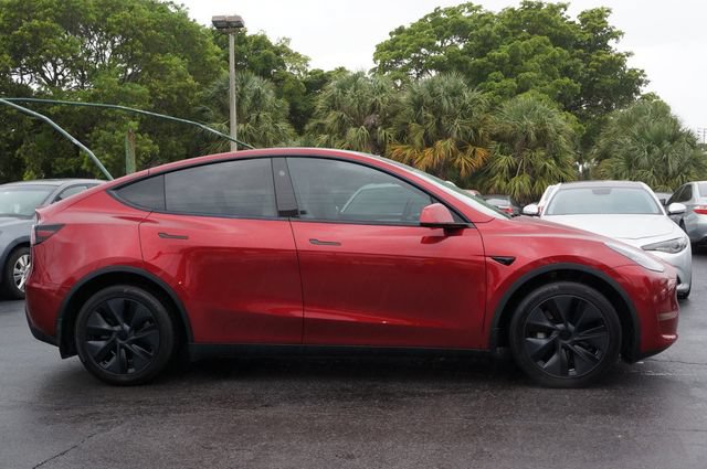 Used 2024 Tesla Model Y Long Range AWD/4WD image 8